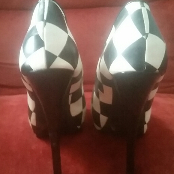Checker platform - Picture 3 of 4